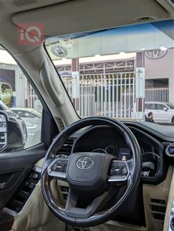 تۆیۆتا لاند کروزەر